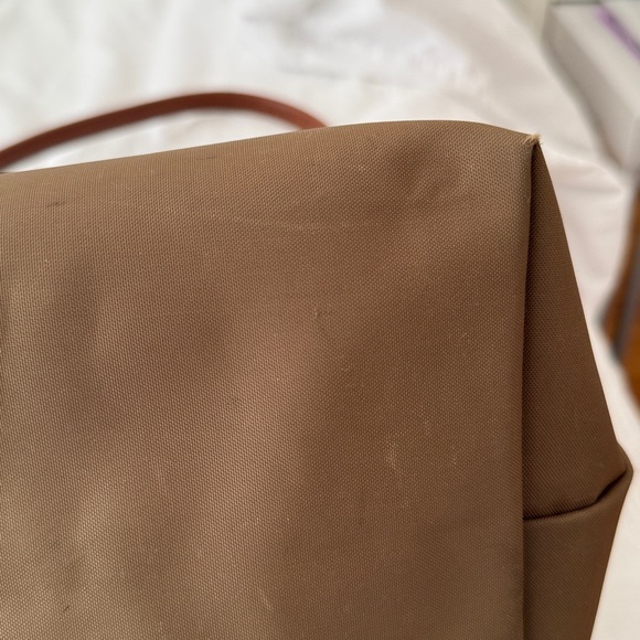 Elegant Brown Women's Tote Bag Longchamp
10x7x9 in - Picture 7 of 8